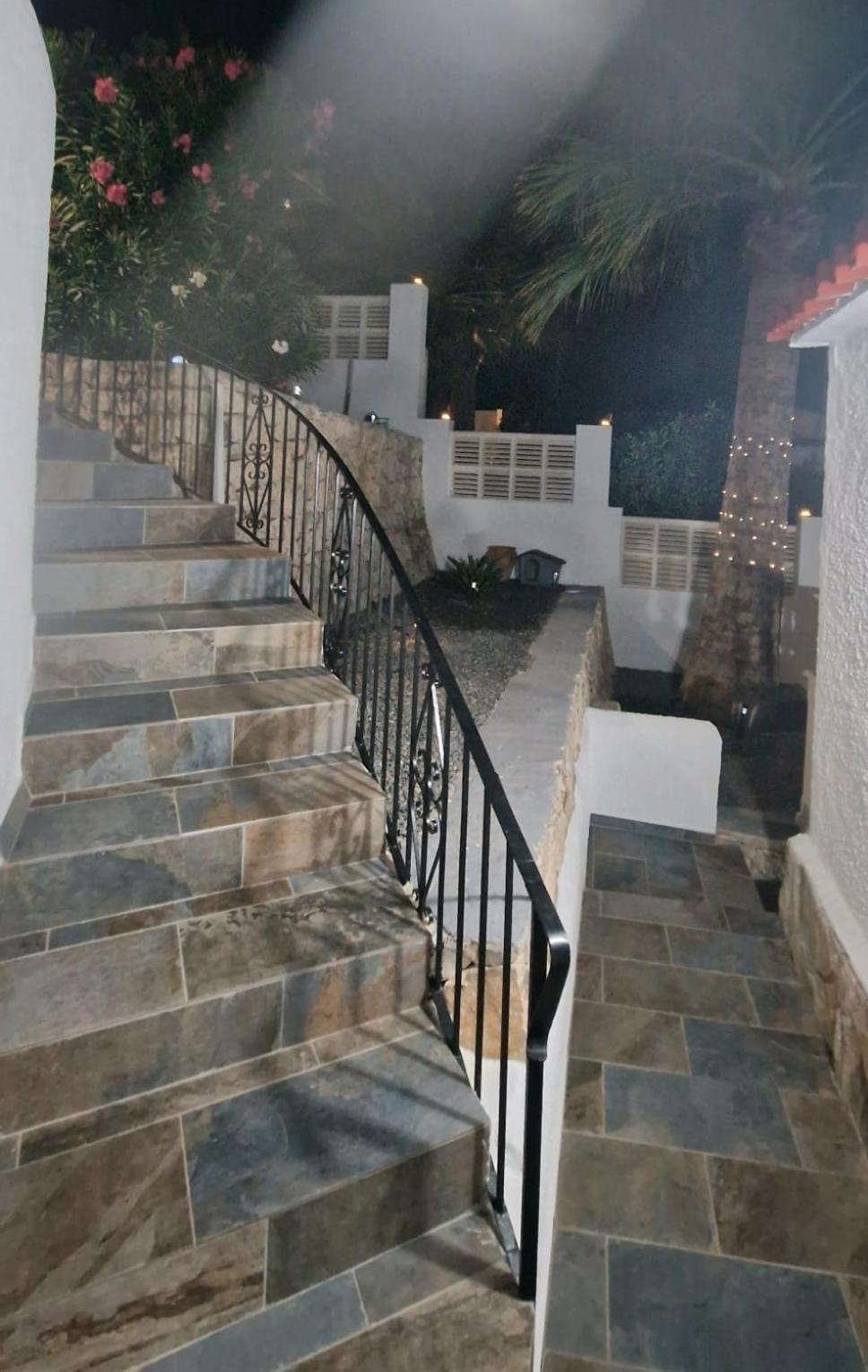 Maryvilla Zohra Calpe Exteriör bild